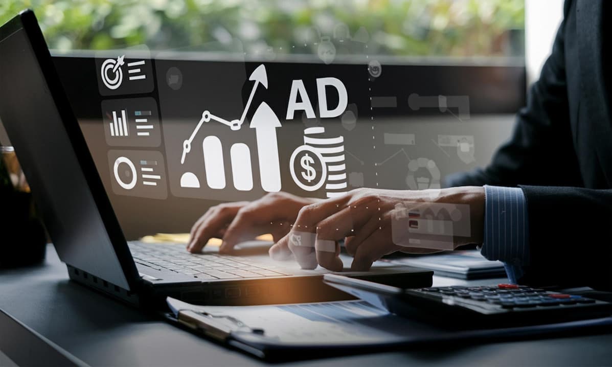 What Is Smart Bidding? Definition and Its Advantages Image Cover